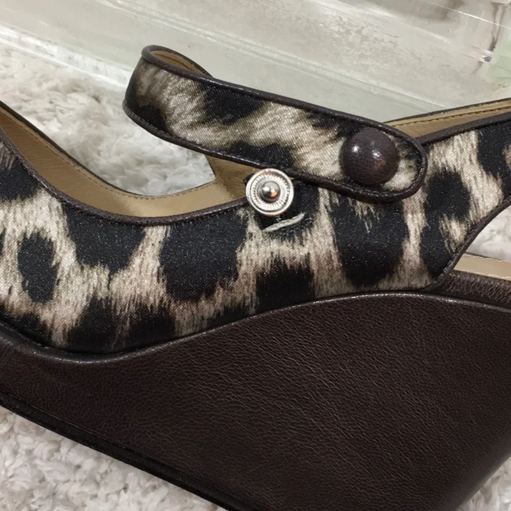 Te Casan NY animal print platform wedge